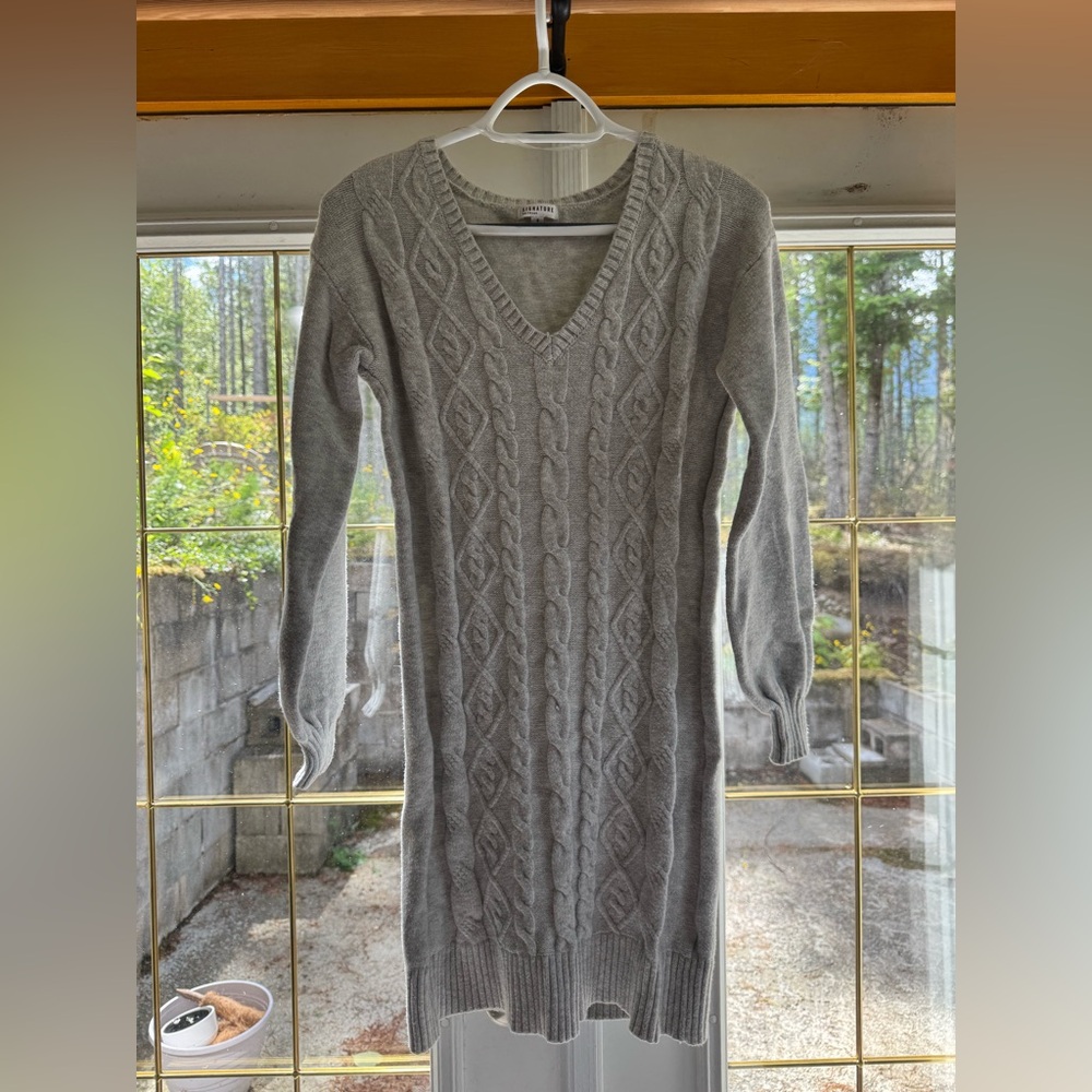 Reitmans Signature Light Gray Sweater
